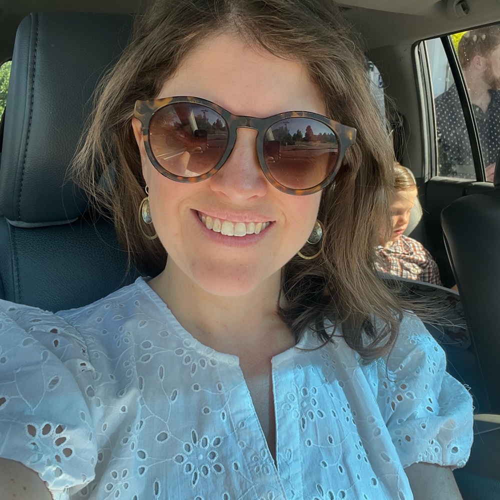 Meet your Posher, Emily